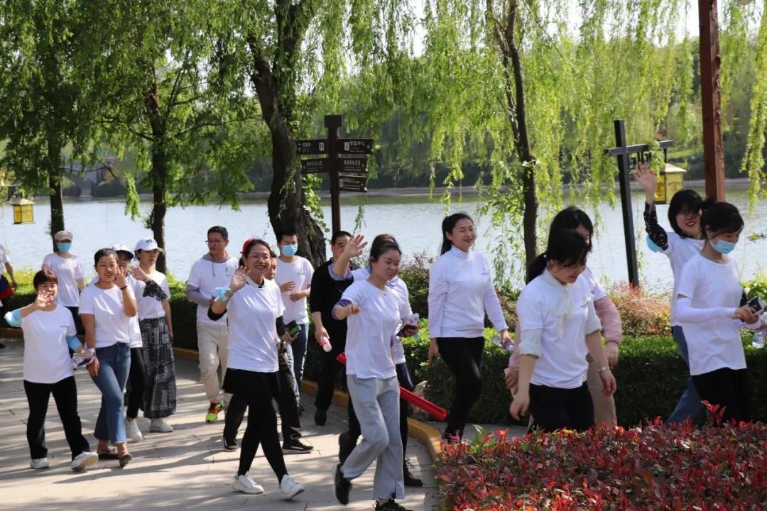 快乐健身 你我同行——西安经开妇幼医院开展健步走活动(图6) 快乐健身 你我同行——西安经开妇幼医院开展健步走活动(图6)