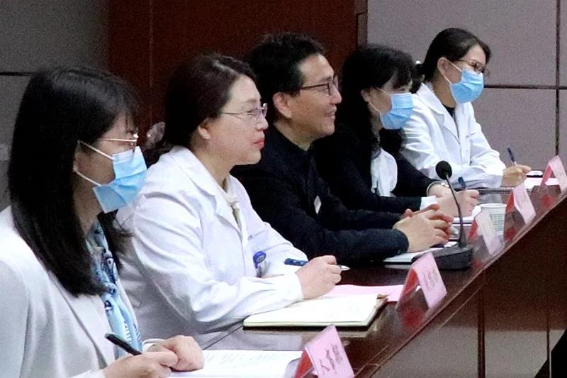 西安市卫生监督所领导莅临我院调研指导工作(图3) 西安市卫生监督所领导莅临我院调研指导工作(图3)