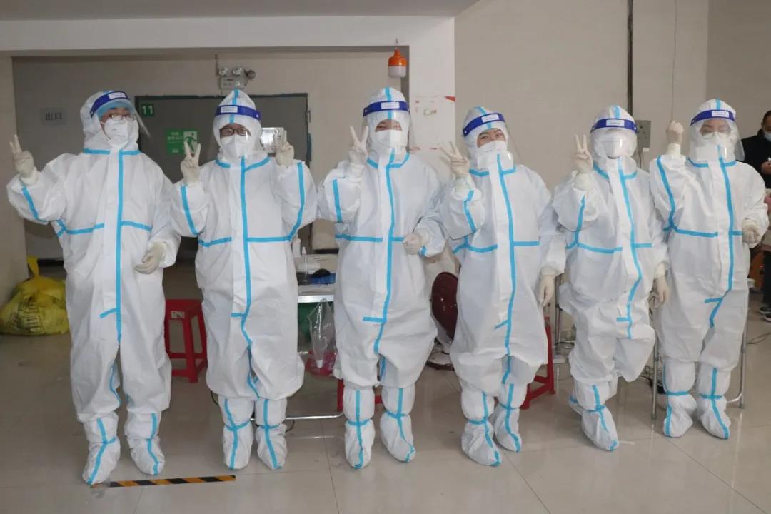 弘扬抗疫精神 点赞抗疫英雄 ▏西安经开妇幼医院组建核酸采样队参与疫情防控(图19) 弘扬抗疫精神 点赞抗疫英雄 ▏西安经开妇幼医院组建核酸采样队参与疫情防控(图19)