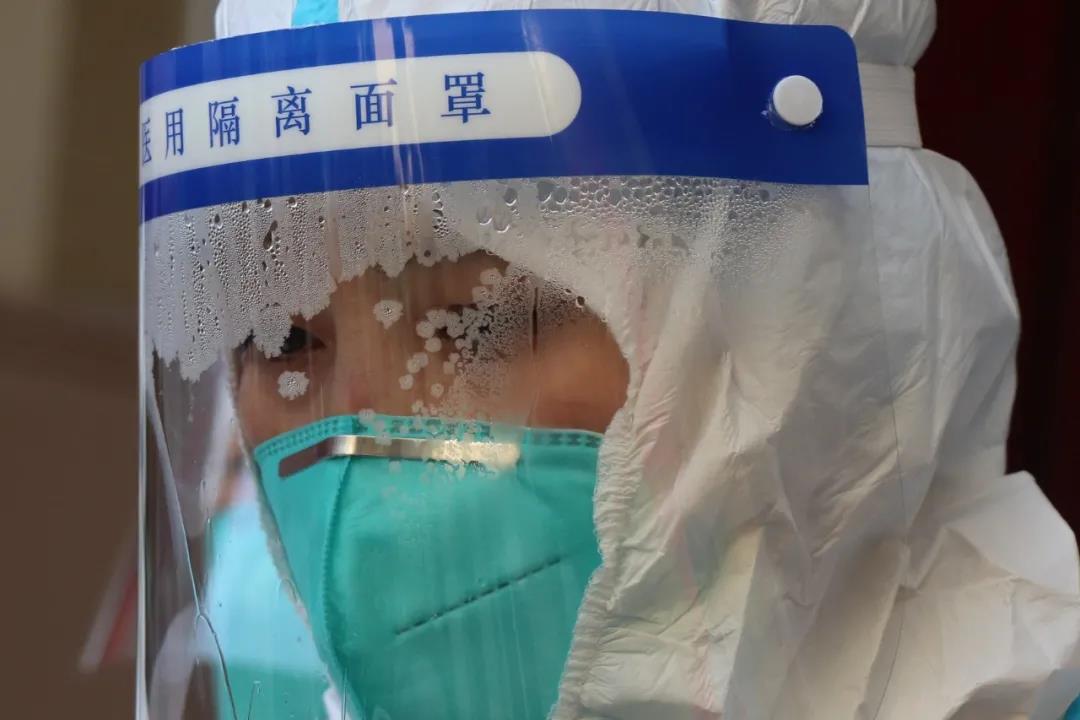 弘扬抗疫精神 点赞抗疫英雄 ▏西安经开妇幼医院组建核酸采样队参与疫情防控(图22) 弘扬抗疫精神 点赞抗疫英雄 ▏西安经开妇幼医院组建核酸采样队参与疫情防控(图22)