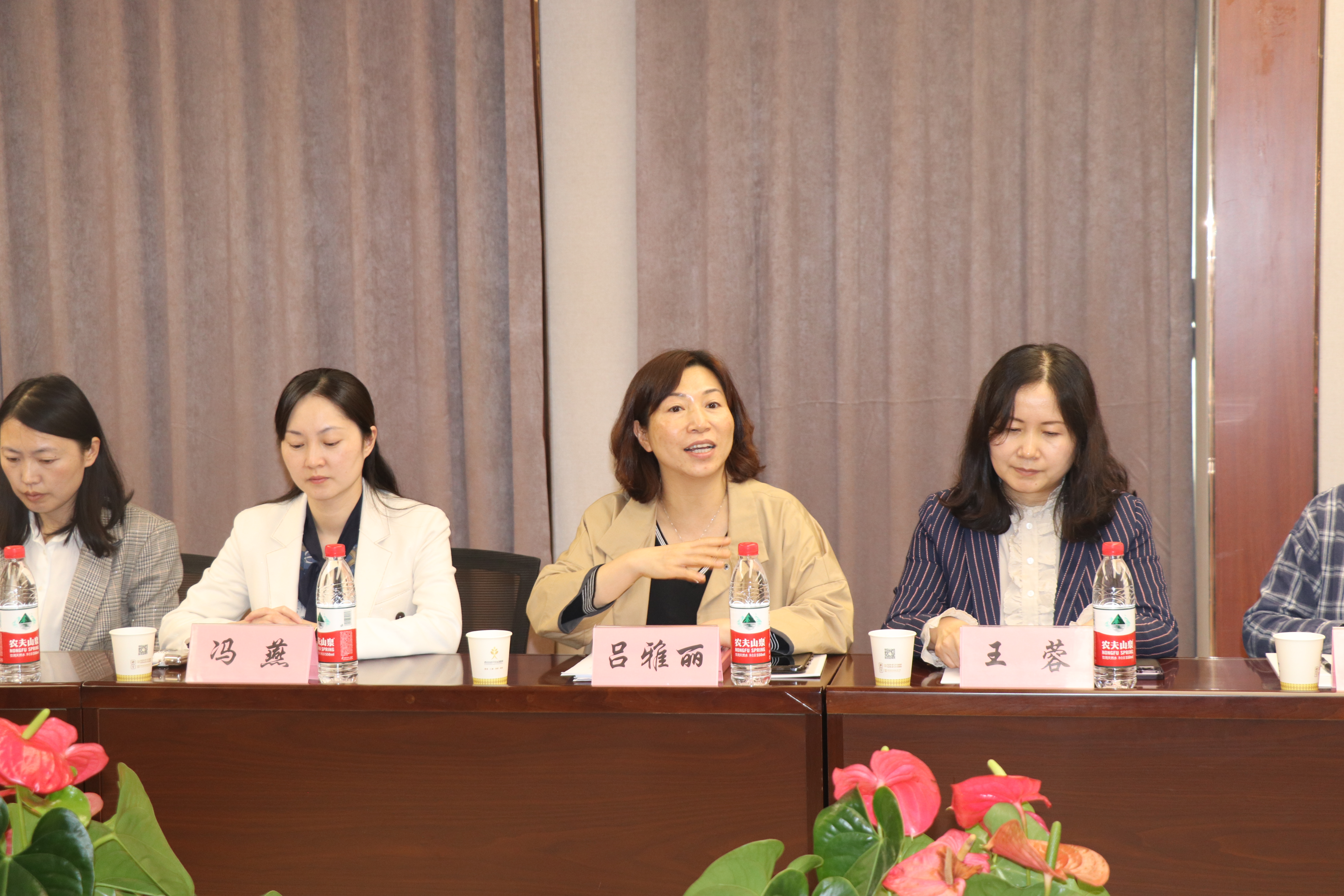 西安市卫健委组织专家组莅临我院开展2023年度医疗质量与安全管理综合大检查(图2)