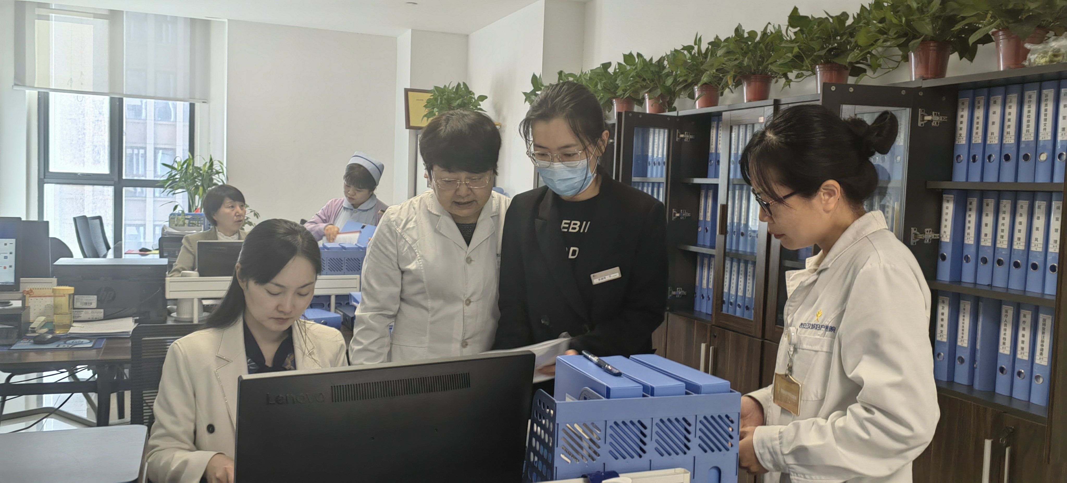 西安市卫健委组织专家组莅临我院开展2023年度医疗质量与安全管理综合大检查(图4)