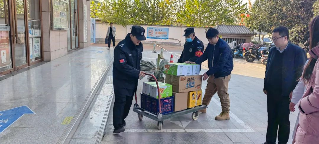 未央区卫生健康局领导来我院慰问儿科医护人员(图5)