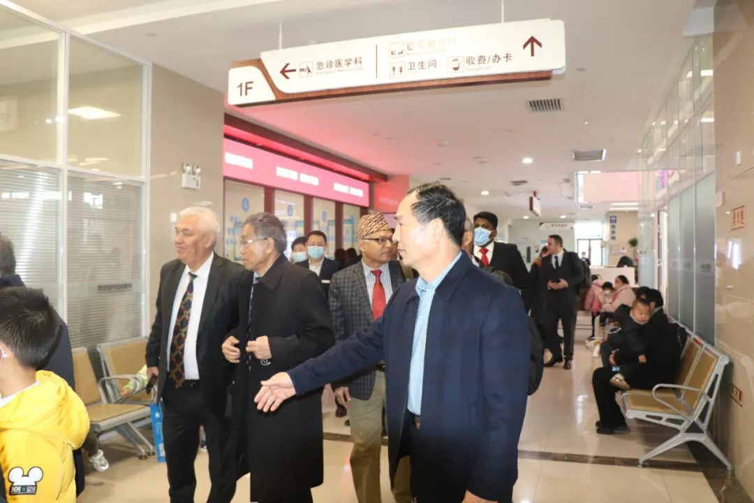 陕西省医促会专家及俄罗斯等国际医学专家受邀莅临我院会诊交流(图2)